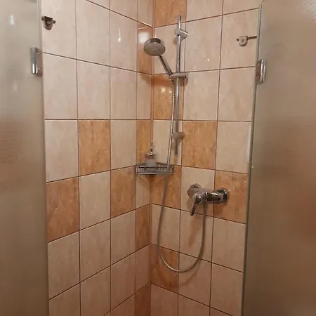 Restaurant A Pod Draci Skalou Vendégház Karlštejn