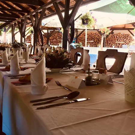 Restaurant A Pod Draci Skalou Karlštejn