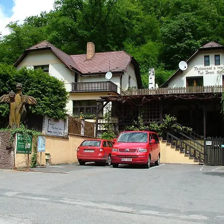 Vendégház Restaurant A Pod Draci Skalou Karlštejn