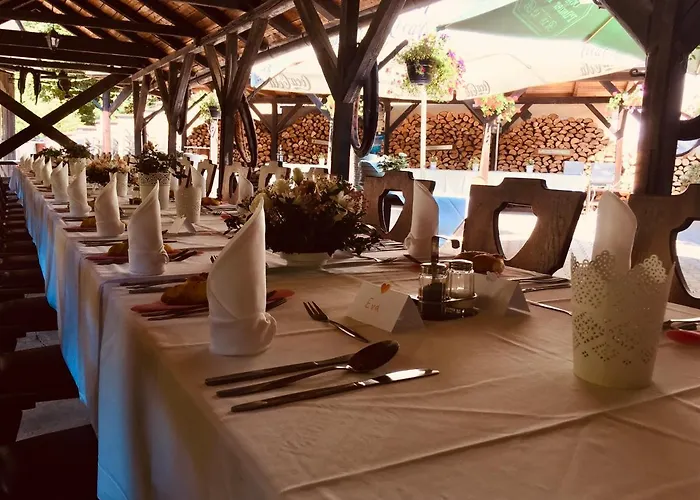 Restaurant A Pod Draci Skalou Karlstejn