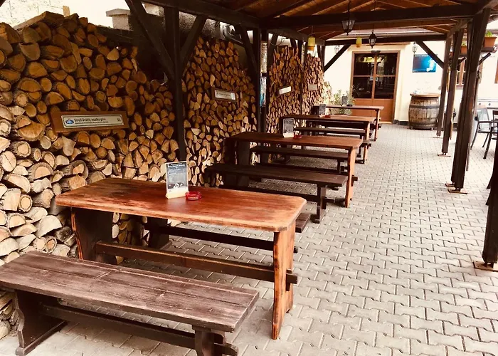 Restaurant A Pod Draci Skalou 3*